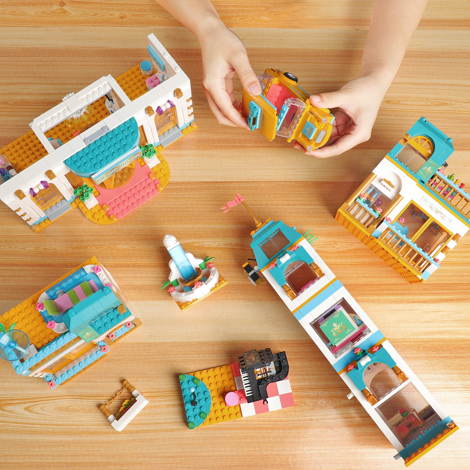 Exercise N Play Grand Hotel Mini Building Set - 1639 Pcs